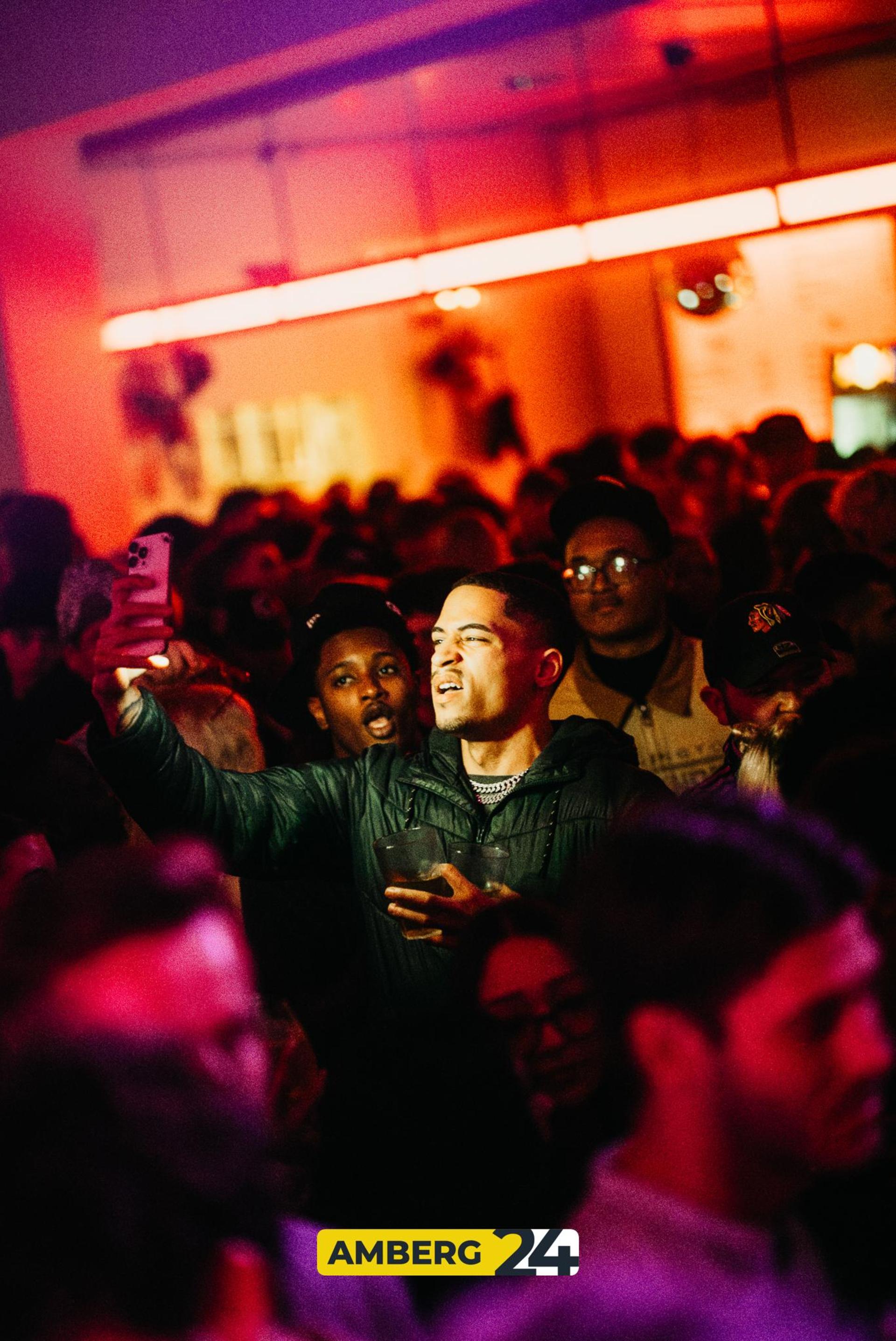 Models and Bottles im Casino in Amberg. (Bild: Mario Donhauser)