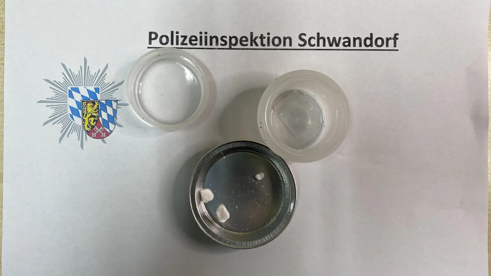 Bei einem 38-Jährigen findet die Schwandorfer Polizei eine geringe Menge Kokain. (Bild: Polizeiinspektion Schwandorf/exb)