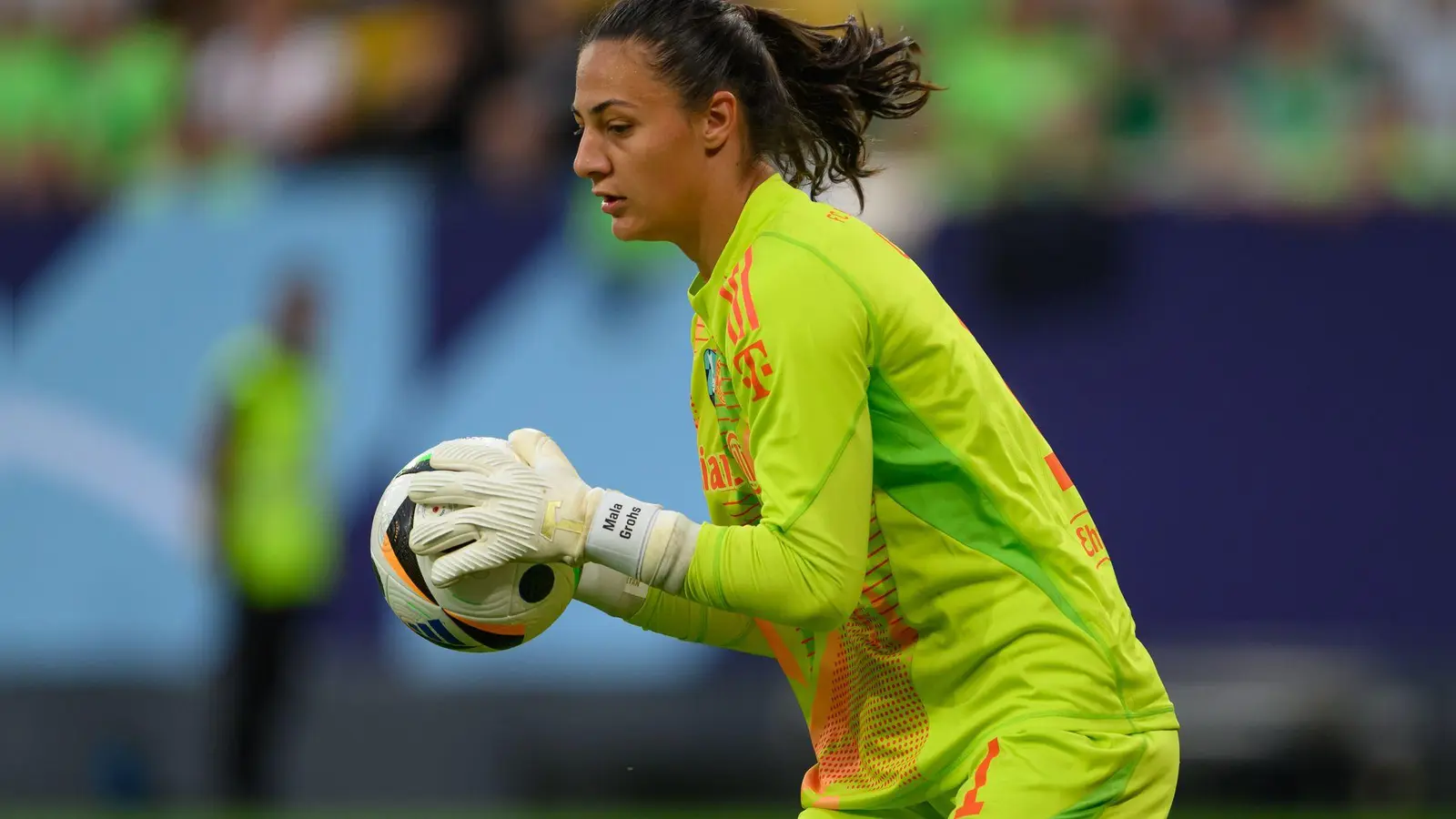 Bei Torhüter Maria Luisa Grohs vom FC Bayern ist ein bösartiger Tumor diagnostiziert worden. (Bild: Robert Michael/dpa)